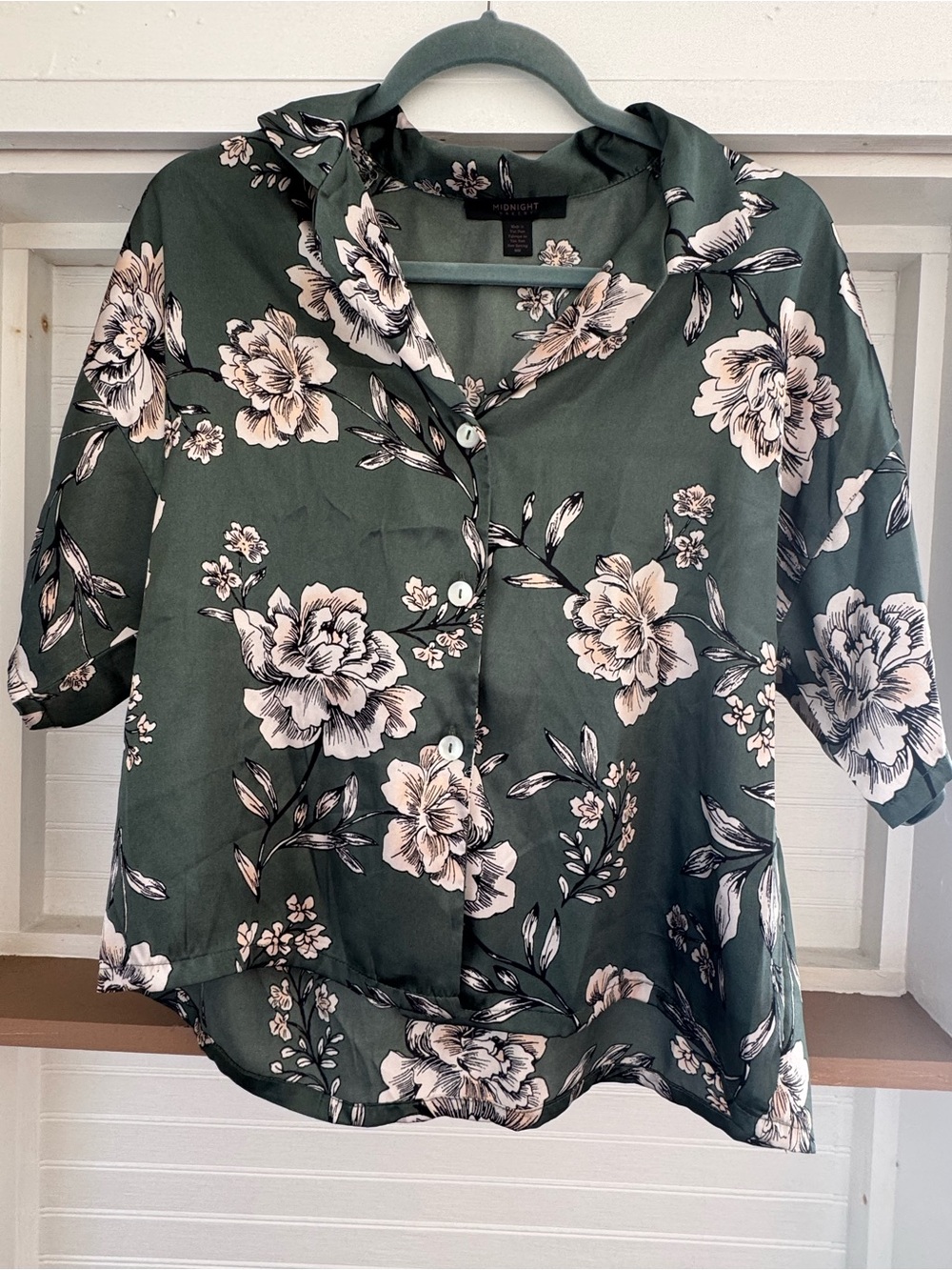 2 piece pajamas - Floral Button-Front Women’s Top & Capri Bottoms in Dark Green